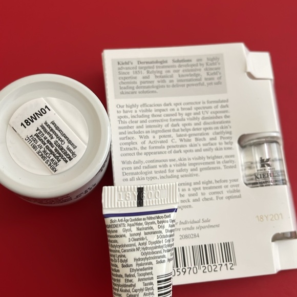 Kiehl’s delux sample set - Picture 3 of 5